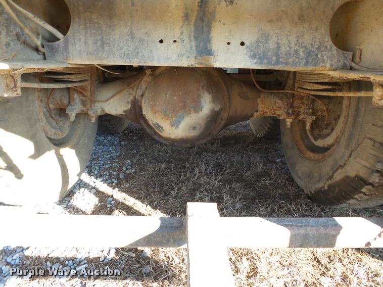 image for item K3369 1977 International 1700 grain truck