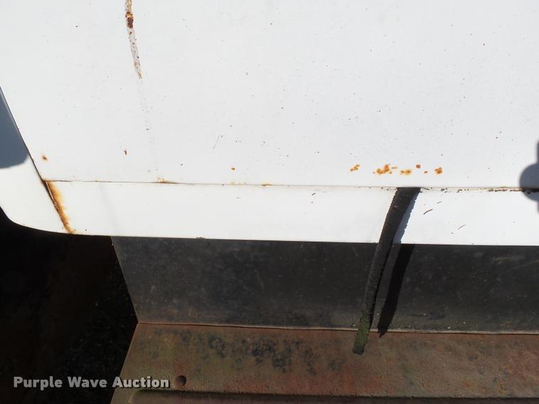 image for item K3369 1977 International 1700 grain truck