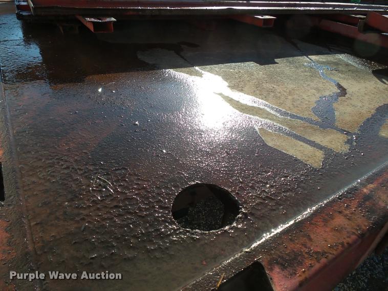 image for item K3369 1977 International 1700 grain truck