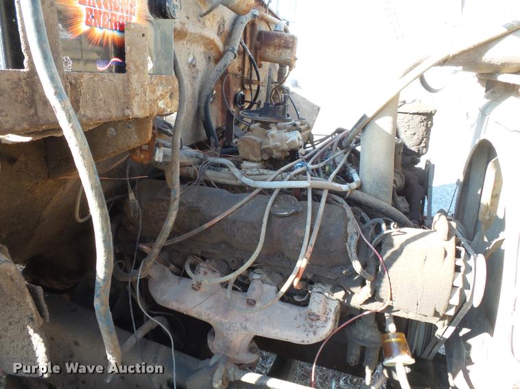 image for item K3369 1977 International 1700 grain truck