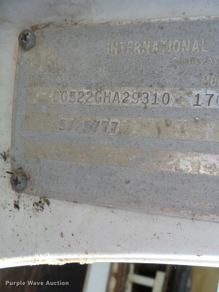 image for item K3369 1977 International 1700 grain truck