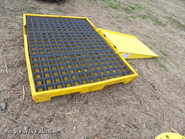 image for item K3381 Oil barrel containment pit with ramp