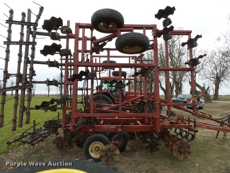 image for item K3382 Salford 550 vertical tillage