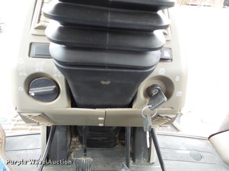 image for item K3383 2005 Case IH MX255 MFWD tractor