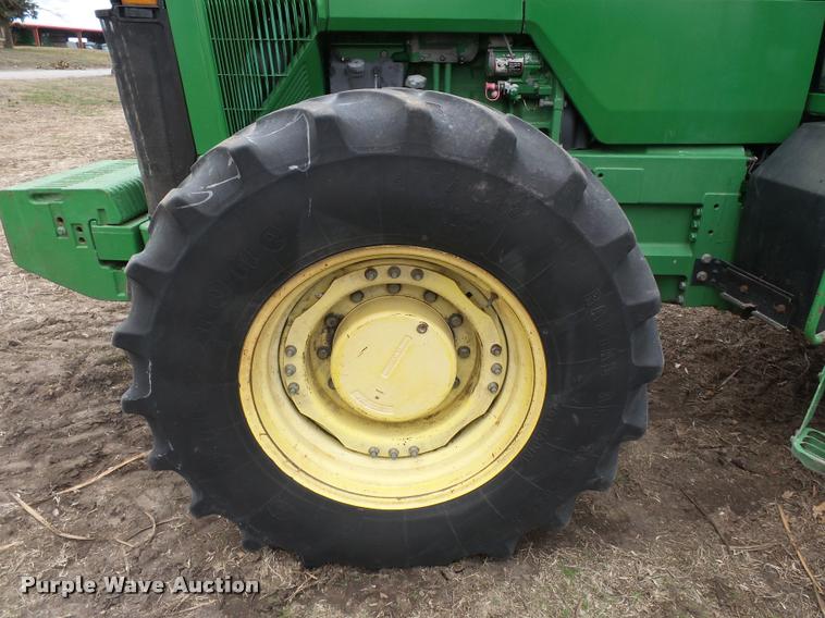 image for item K3385 2001 John Deere 8410 MFWD tractor