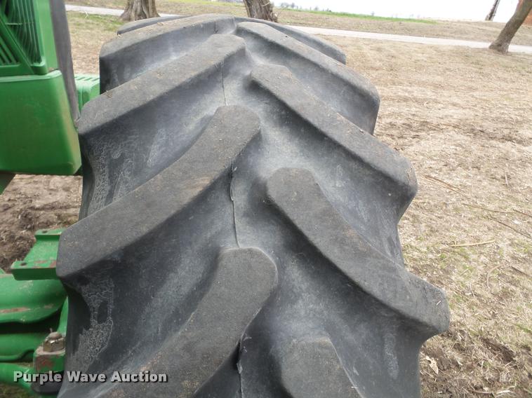 image for item K3385 2001 John Deere 8410 MFWD tractor