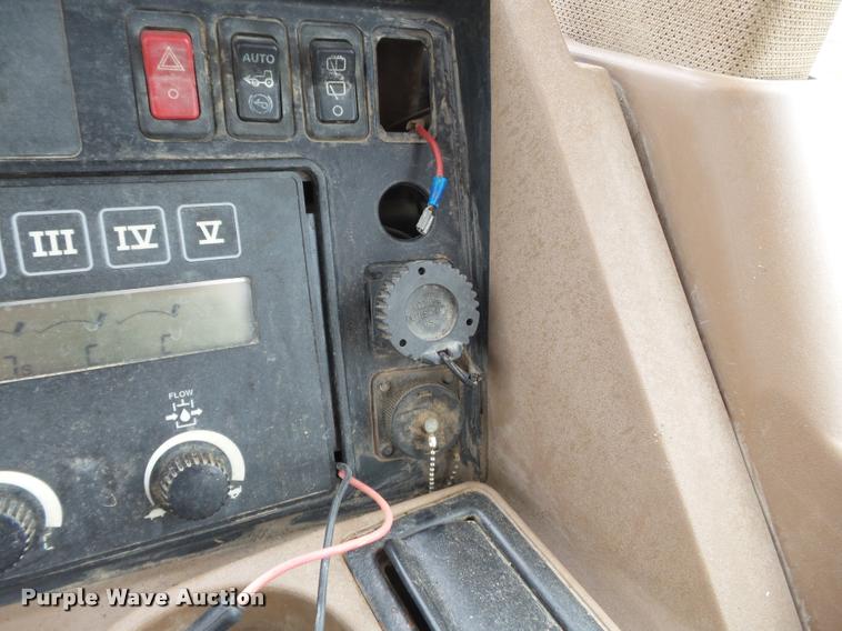 image for item K3385 2001 John Deere 8410 MFWD tractor