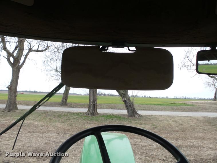 image for item K3385 2001 John Deere 8410 MFWD tractor