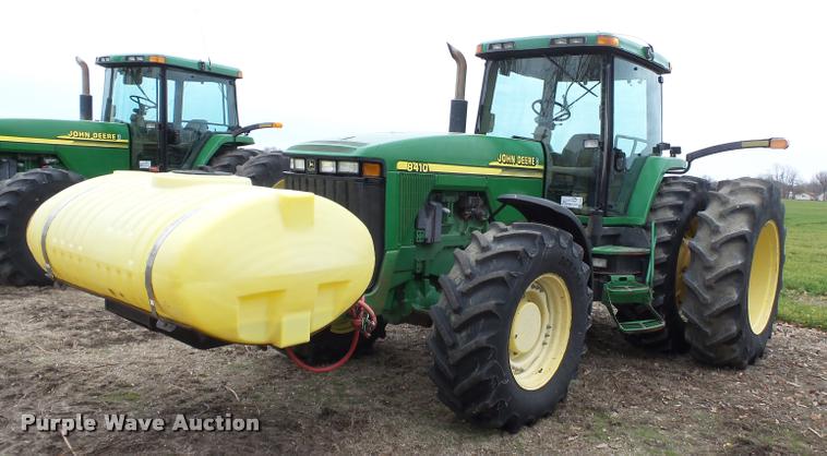 image for item K3386 2001 John Deere 8410 MFWD tractor