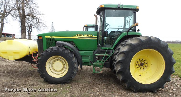 image for item K3386 2001 John Deere 8410 MFWD tractor