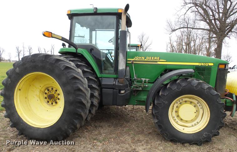 image for item K3386 2001 John Deere 8410 MFWD tractor