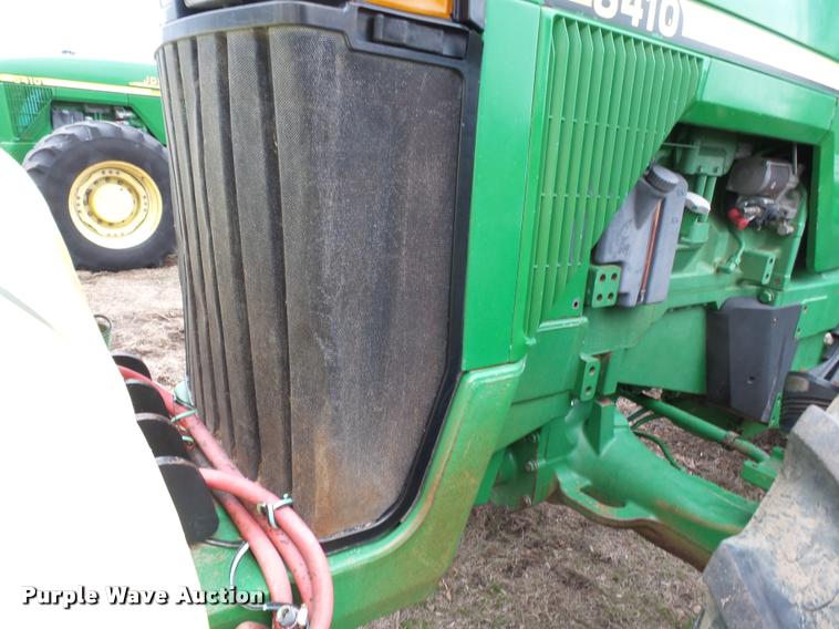 image for item K3386 2001 John Deere 8410 MFWD tractor