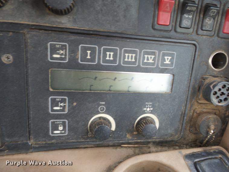 image for item K3386 2001 John Deere 8410 MFWD tractor