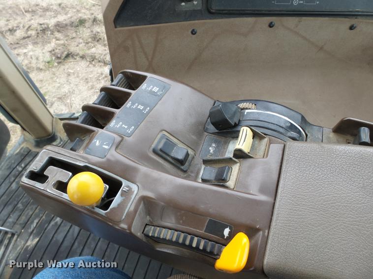 image for item K3386 2001 John Deere 8410 MFWD tractor