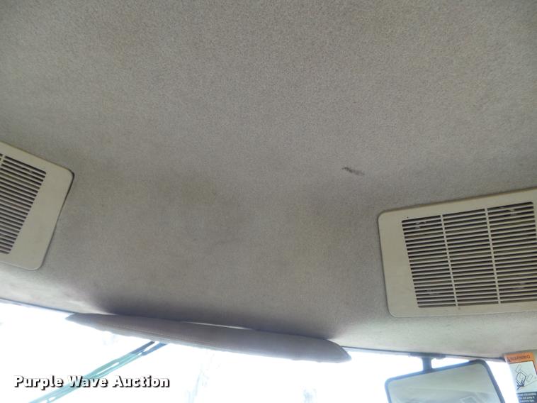 image for item K3386 2001 John Deere 8410 MFWD tractor