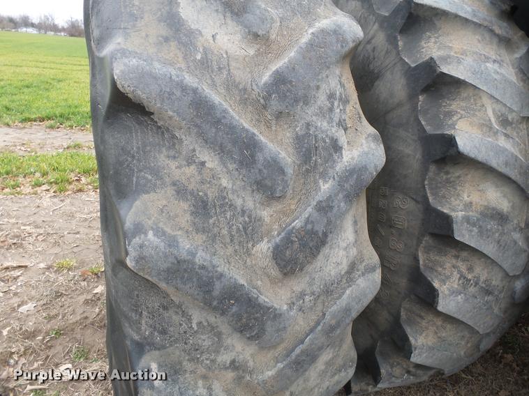 image for item K3387 2001 John Deere 8410 MFWD tractor