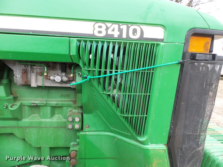 image for item K3387 2001 John Deere 8410 MFWD tractor