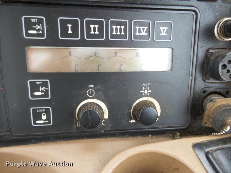 image for item K3387 2001 John Deere 8410 MFWD tractor