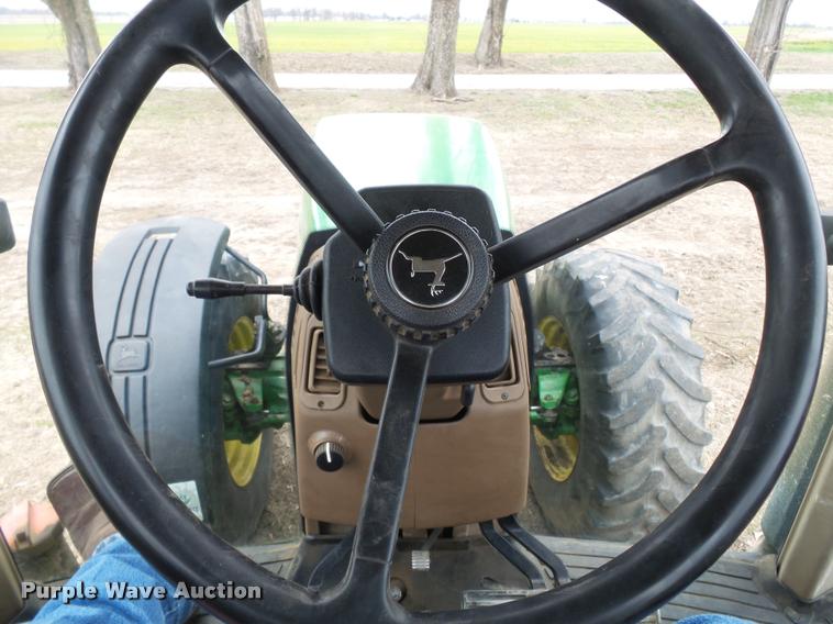 image for item K3387 2001 John Deere 8410 MFWD tractor