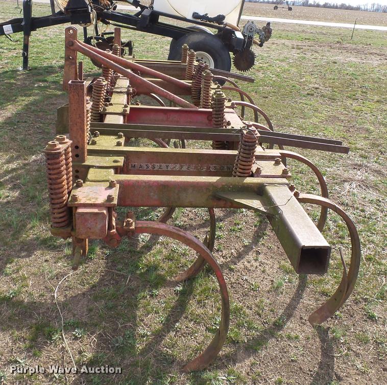 image for item K3389 Massey-Ferguson chisel