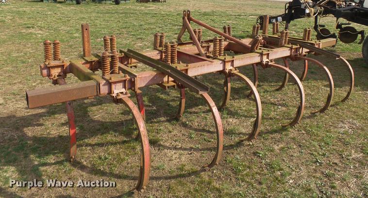 image for item K3389 Massey-Ferguson chisel