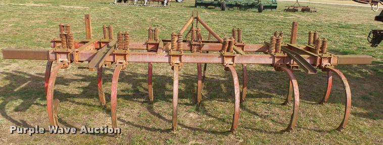 image for item K3389 Massey-Ferguson chisel