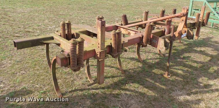 image for item K3389 Massey-Ferguson chisel