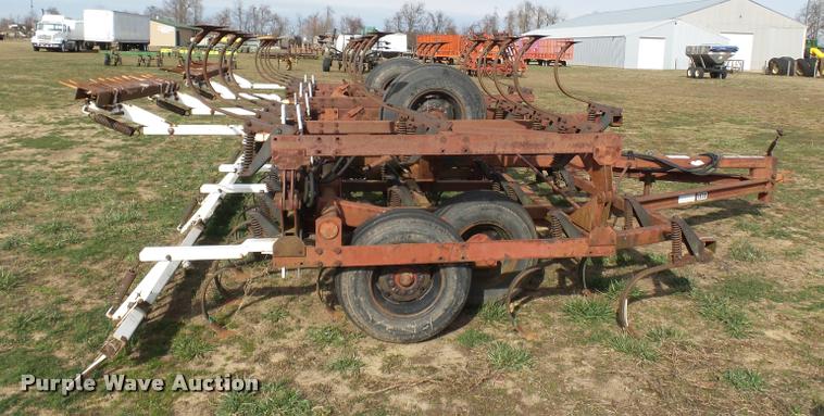 image for item K3391 Hiniker 1530 field cultivator