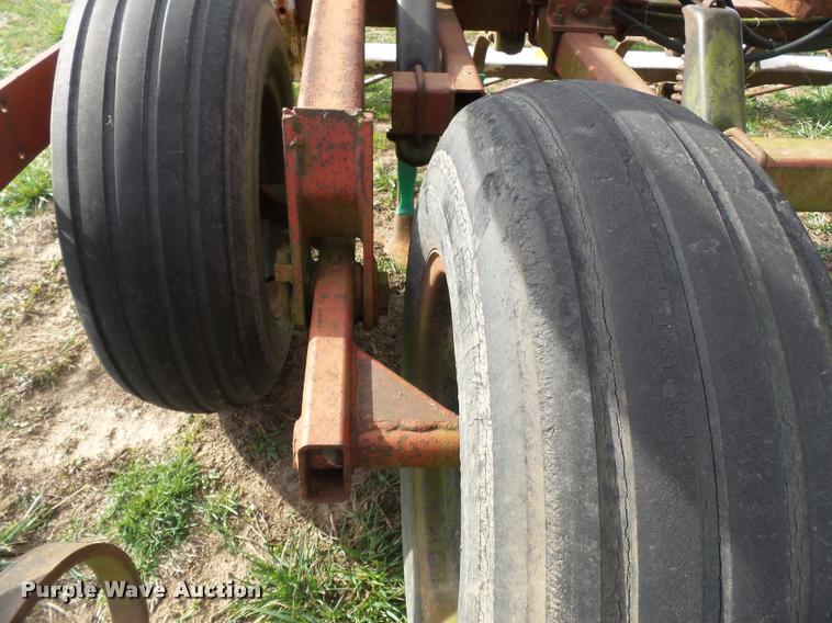 image for item K3391 Hiniker 1530 field cultivator