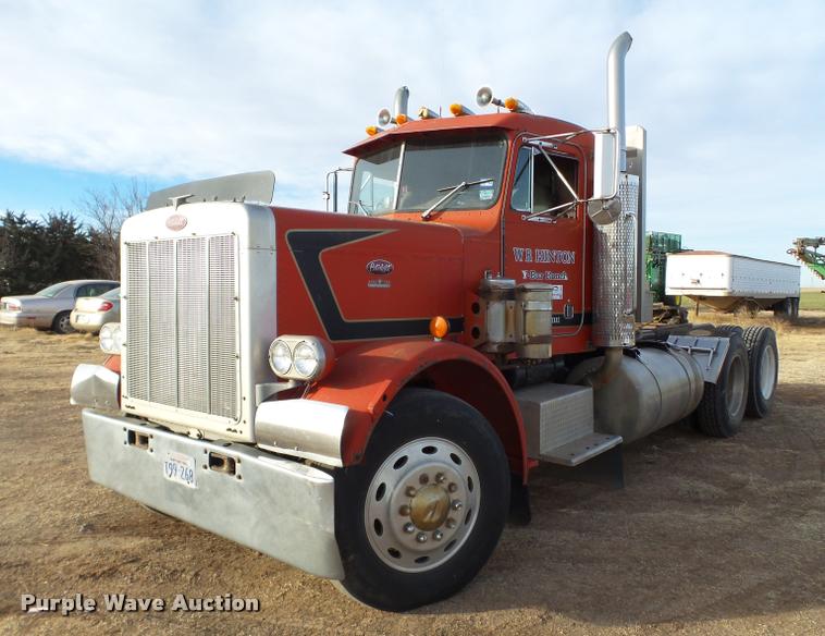 image for item L1634 1982 Peterbilt semi truck