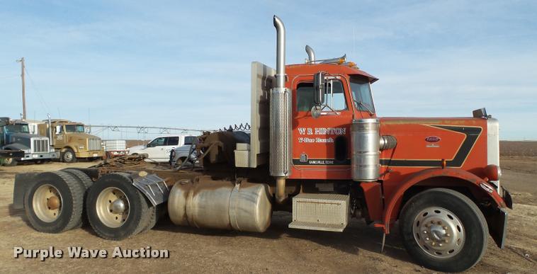 image for item L1634 1982 Peterbilt semi truck