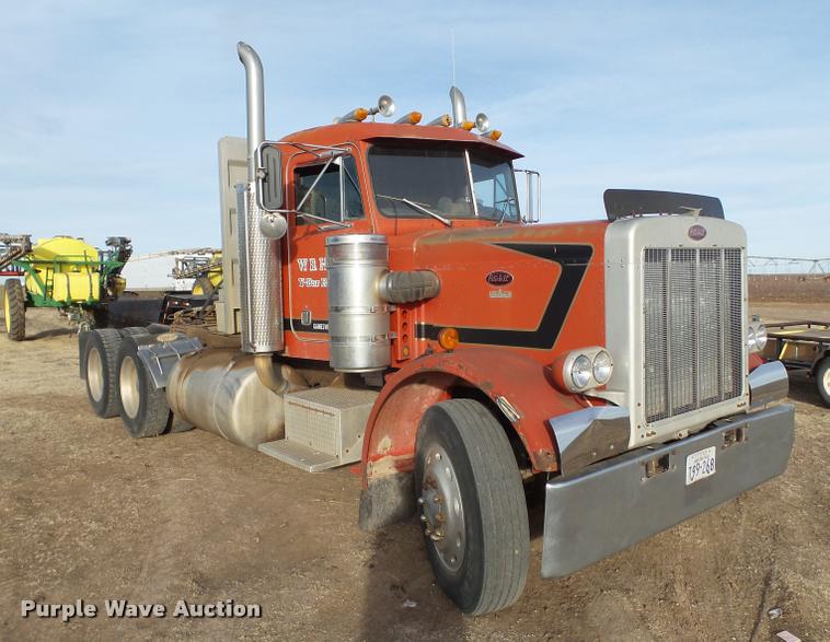 image for item L1634 1982 Peterbilt semi truck