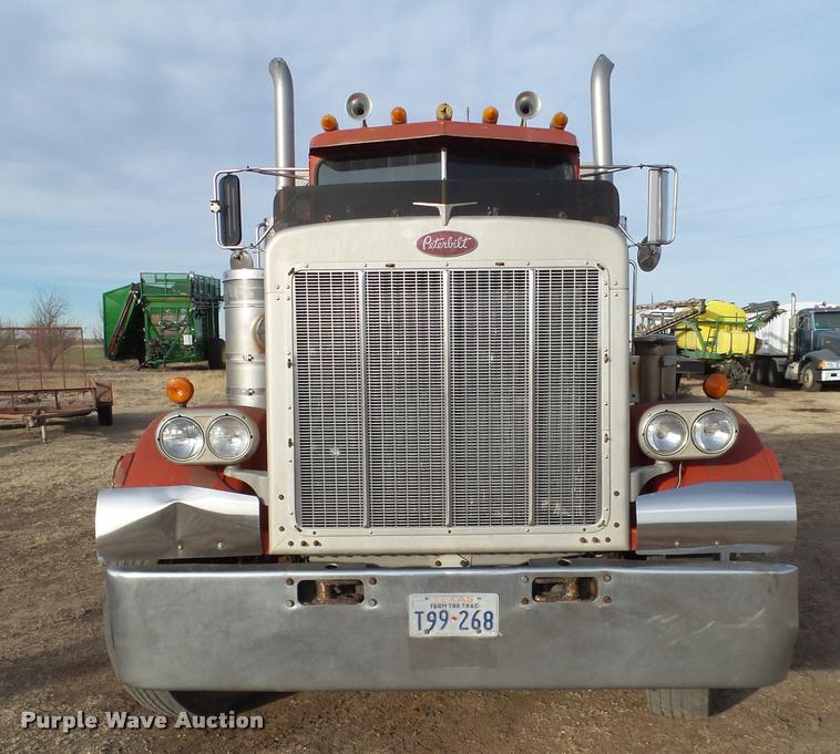 image for item L1634 1982 Peterbilt semi truck