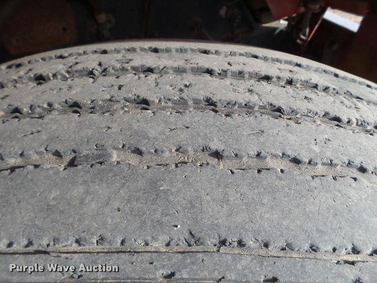 image for item L1634 1982 Peterbilt semi truck