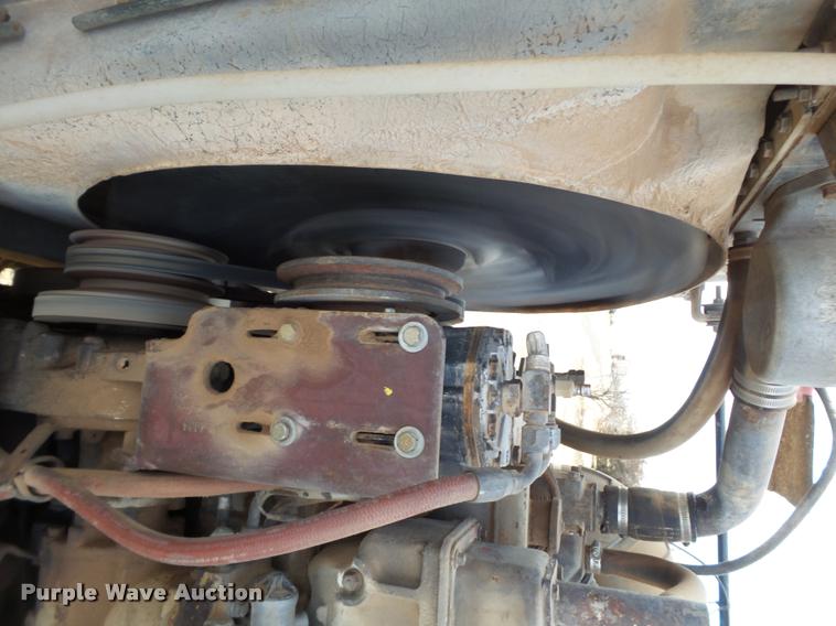 image for item L1634 1982 Peterbilt semi truck