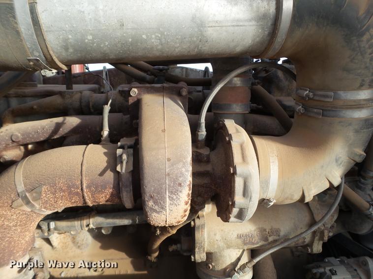 image for item L1634 1982 Peterbilt semi truck