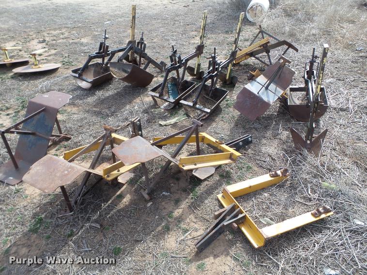 image for item L1664 Aluminum and PVC irrigation pipe