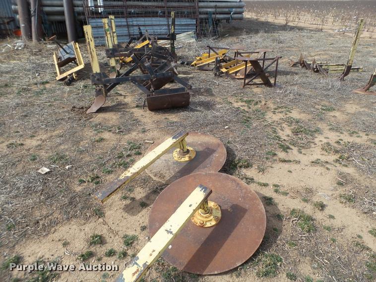 image for item L1664 Aluminum and PVC irrigation pipe