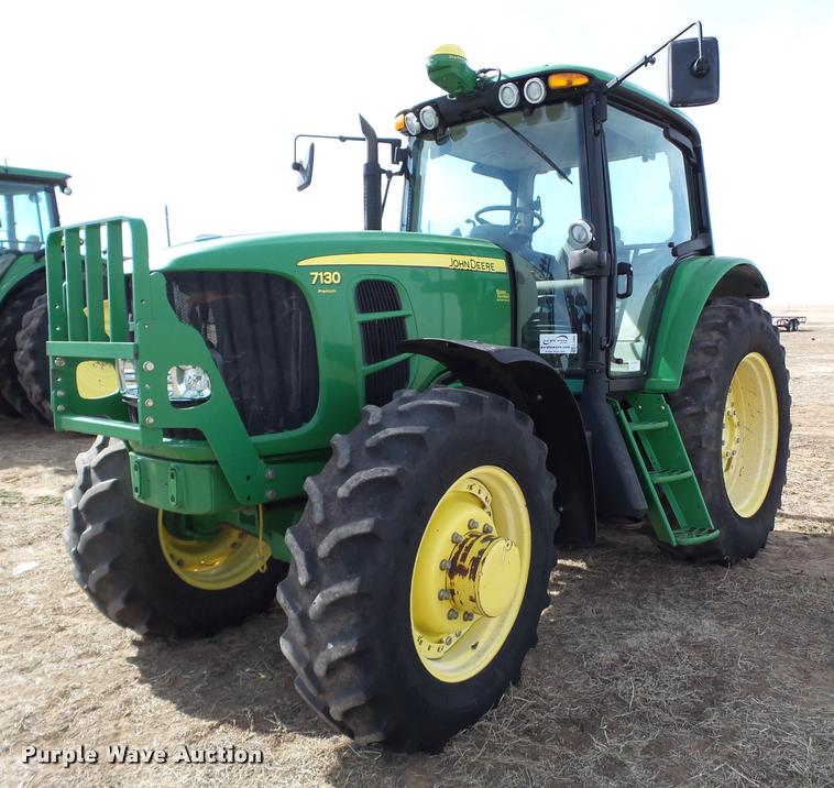 image for item L1665 2009 John Deere 7130 MFWD tractor