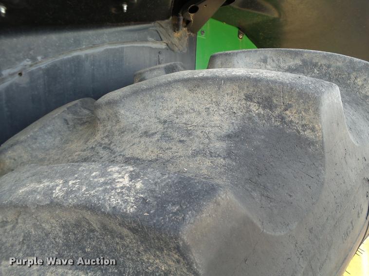 image for item L1665 2009 John Deere 7130 MFWD tractor