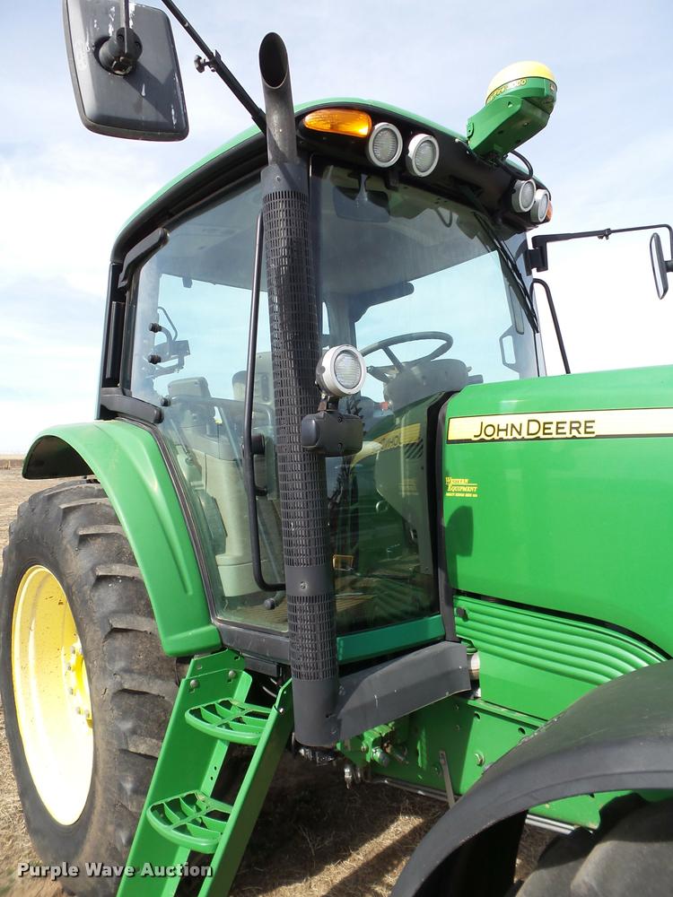 image for item L1665 2009 John Deere 7130 MFWD tractor