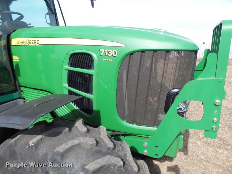 image for item L1665 2009 John Deere 7130 MFWD tractor