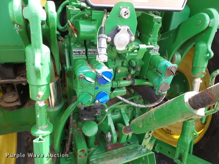 image for item L1665 2009 John Deere 7130 MFWD tractor