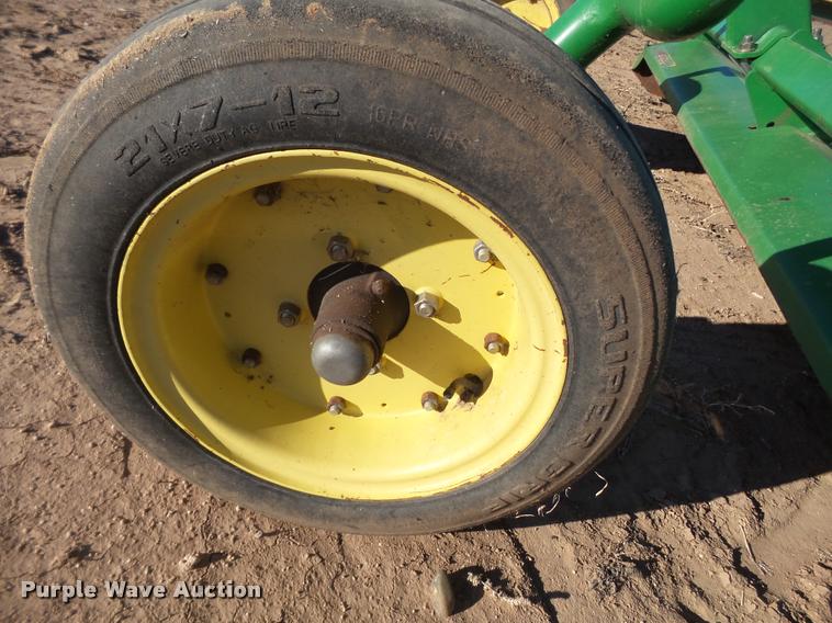 image for item L1667 2008 John Deere HX14 shredder