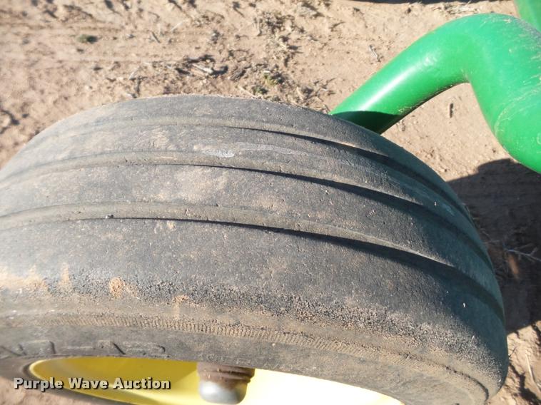 image for item L1667 2008 John Deere HX14 shredder