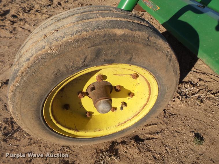 image for item L1667 2008 John Deere HX14 shredder