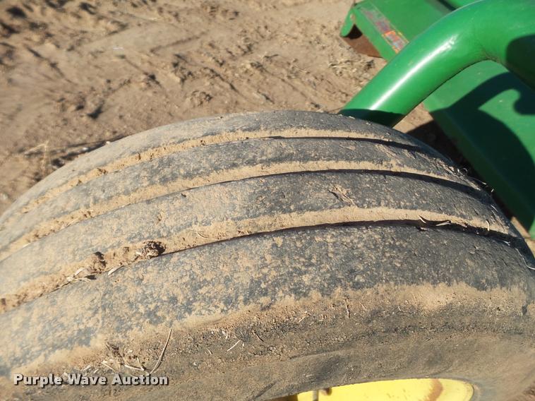 image for item L1667 2008 John Deere HX14 shredder