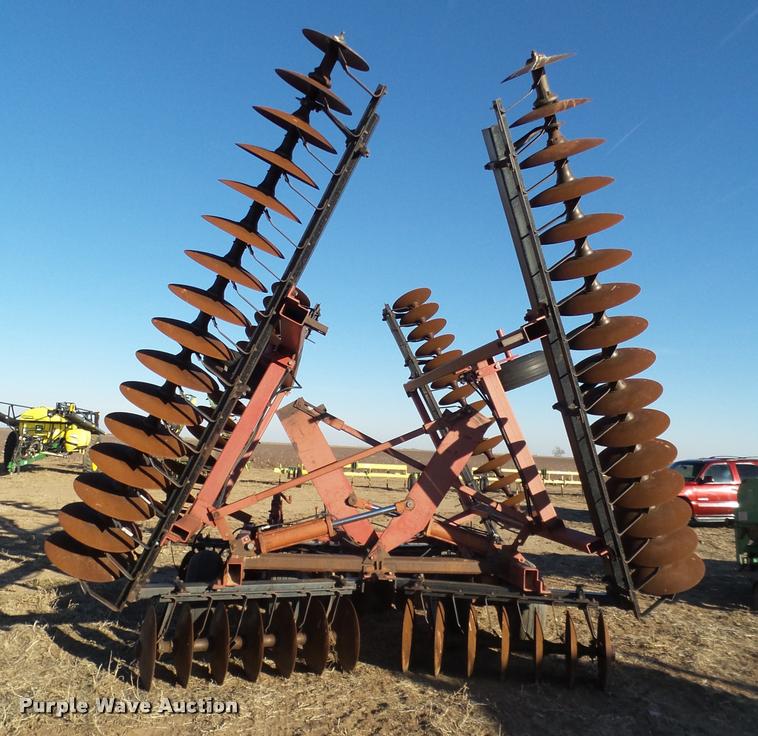 image for item L1670 Case IH tandem disk