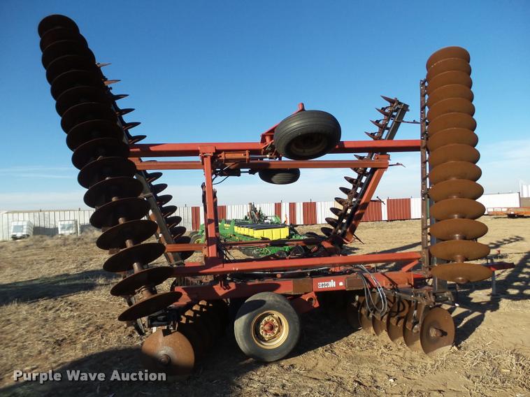 image for item L1670 Case IH tandem disk