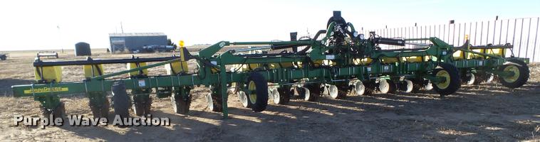 image for item L1671 John Deere 1720 planter